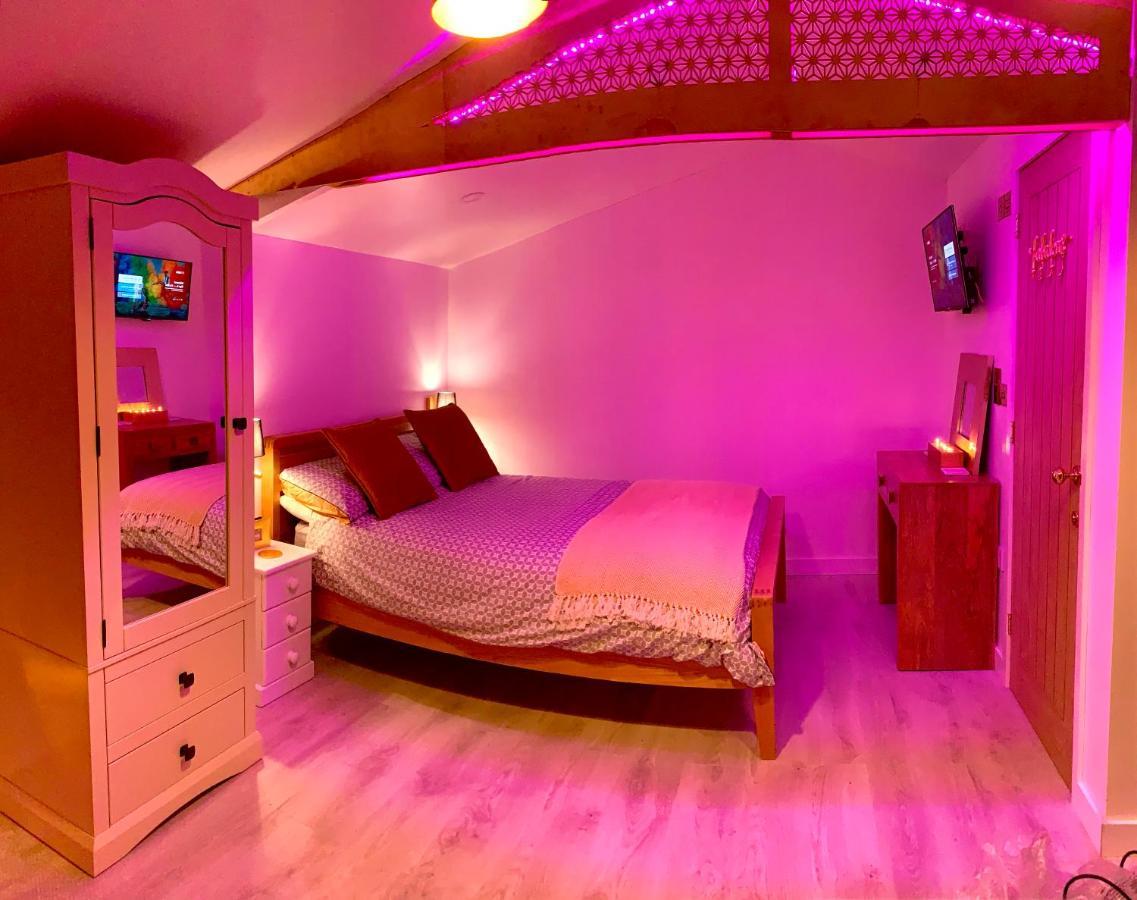 Shine Chalet - Unique & Comfortable Accommodation Redruth Buitenkant foto